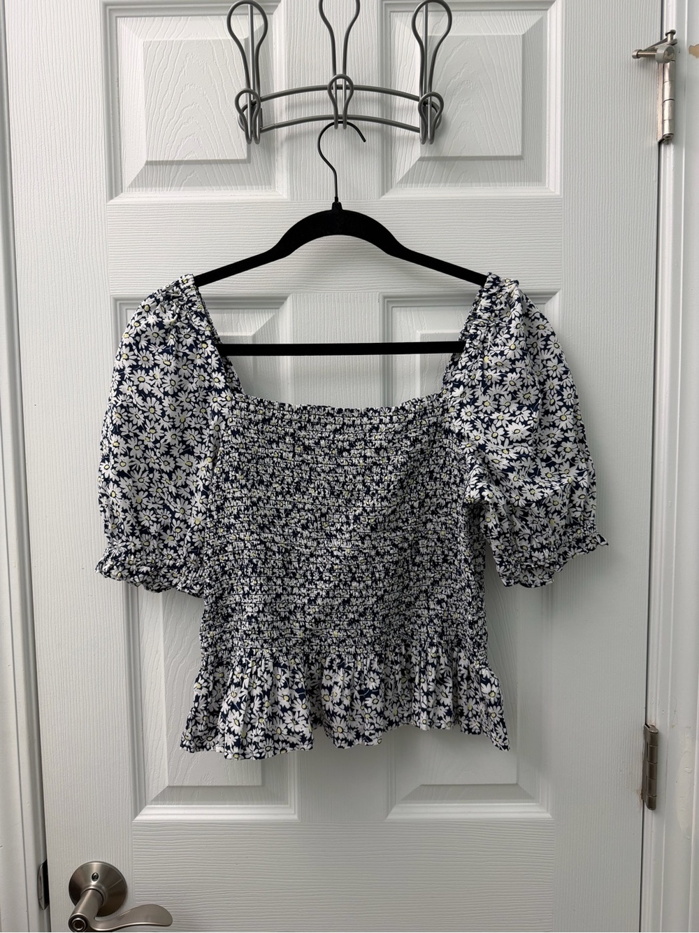 J.Crew Smocked Puff-Sleeve Floral Top - Navy White Daisies - medium
